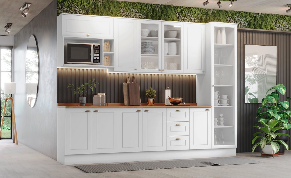 Cozinha clara da Linha Americana com armários e aéreos na cor branca